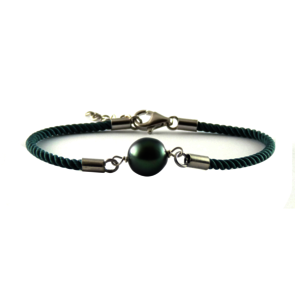 Collection les Merveilles du Pacifiques Bracelet perle ovale sur coton soyeux et argent - BRA06